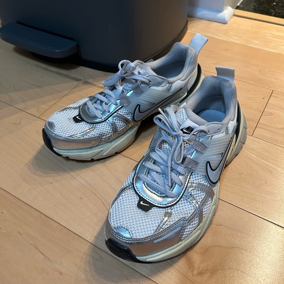 Nike v2k sneakers - Picture 2 of 9